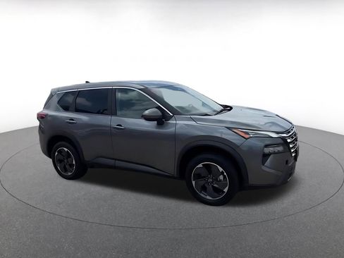 Used 2025 Nissan Rogue SV FWD image 2