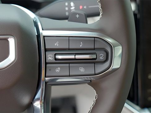 New 2026 GMC Acadia Denali image 13