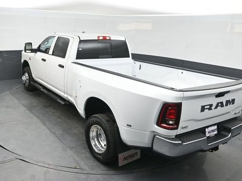 New 2026 RAM 3500 Tradesman AWD/4WD image 32