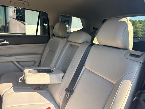 Used 2018 Volkswagen Atlas SE w/ R-Line Package FWD image 5