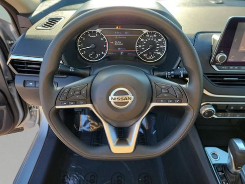 Certified 2021 Nissan Altima 2.5 SV image 19