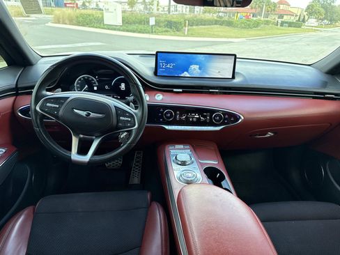 Used 2023 Genesis GV70 2.5T w/ Sport Prestige Package image 18