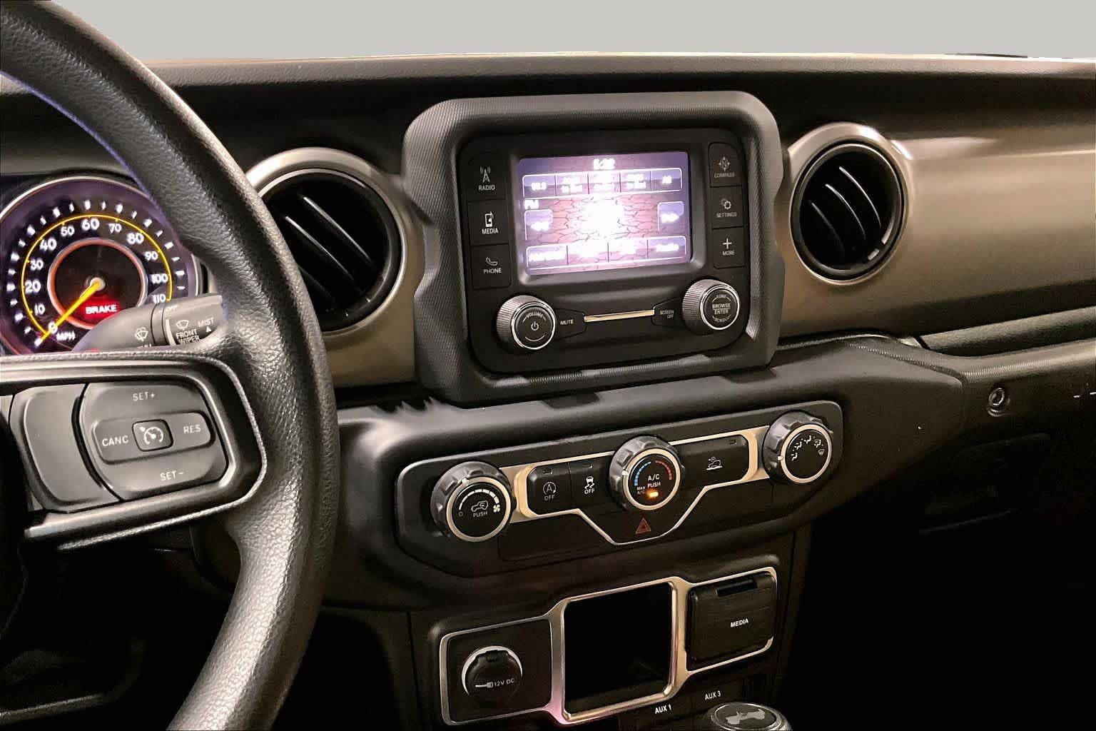 Used 2021 Jeep Wrangler Unlimited Sport AWD/4WD image 7