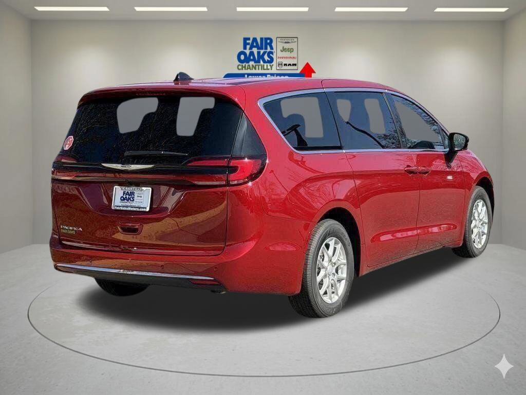 New 2026 Chrysler Pacifica Select FWD image 7