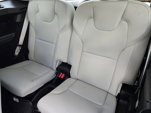 Used 2025 Volvo XC90 B6 Plus w/ Protection Package Premier image 40