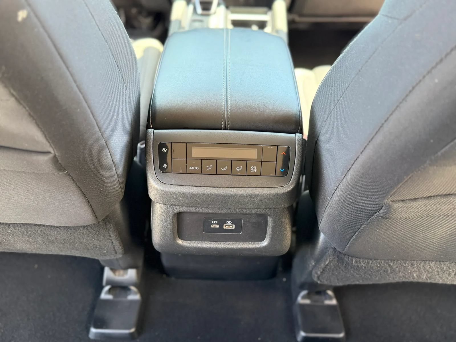 Used 2022 Nissan Pathfinder SV w/ SV Premium Package AWD/4WD image 30