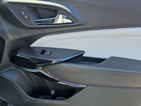 New 2026 Chevrolet Trax LT w/ Driver Confidence Package FWD image 9