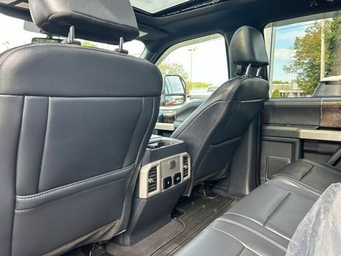 Used 2022 Ford F250 Lariat w/ Black Appearance Package AWD/4WD image 17