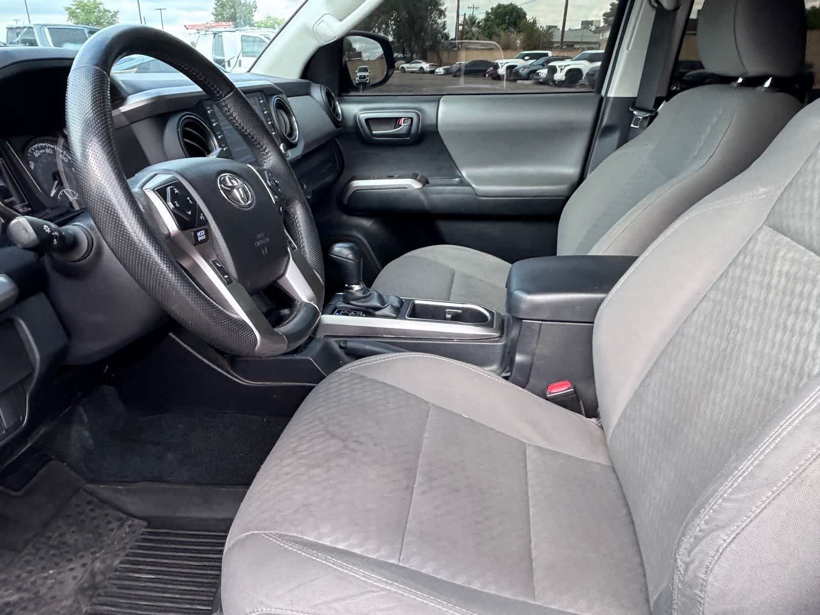 Used 2021 Toyota Tacoma SR5 RWD image 10