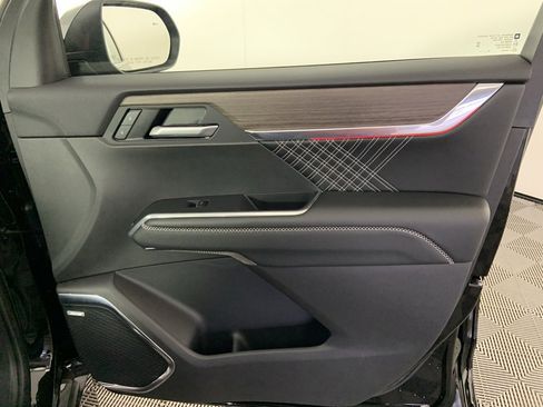 Used 2026 GMC Acadia Denali w/ Super Cruise Package image 26