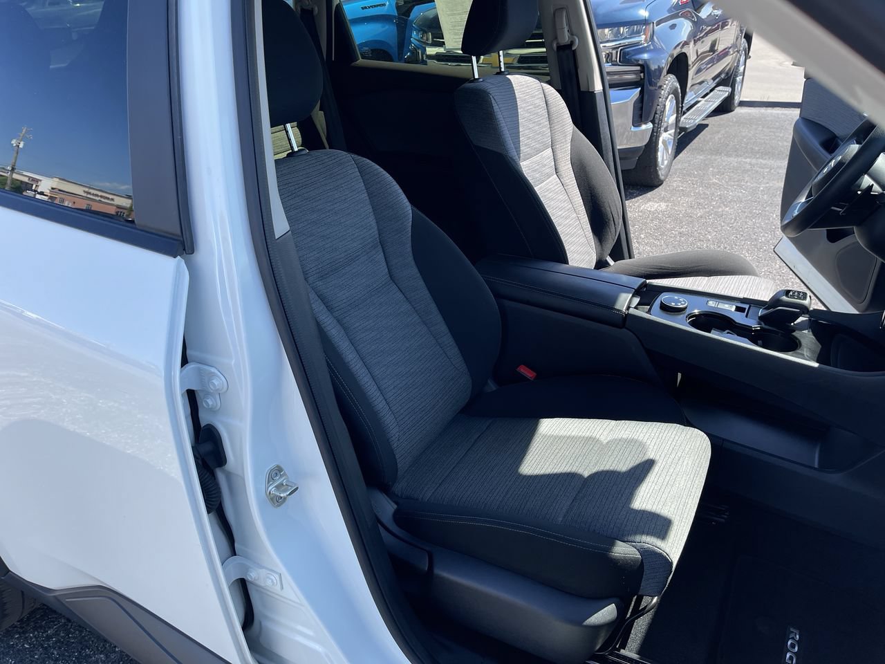 Used 2023 Nissan Rogue SV AWD/4WD image 26