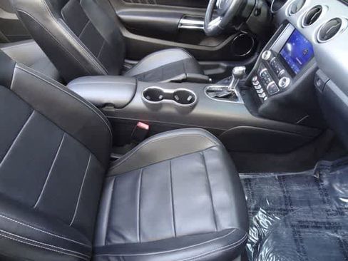 Used 2022 Ford Mustang Premium image 8