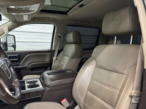 Used 2015 GMC Sierra 2500 Denali w/ Driver Alert Package image 13