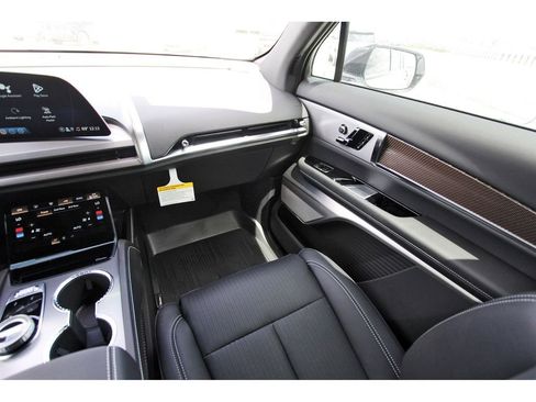 New 2026 Cadillac Vistiq Sport image 10