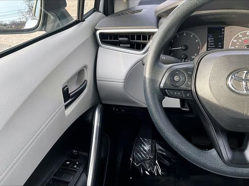 Used 2023 Toyota Corolla Cross L image 23