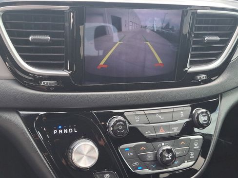 Used 2019 Chrysler Pacifica Touring Plus w/ S Appearance Package image 29