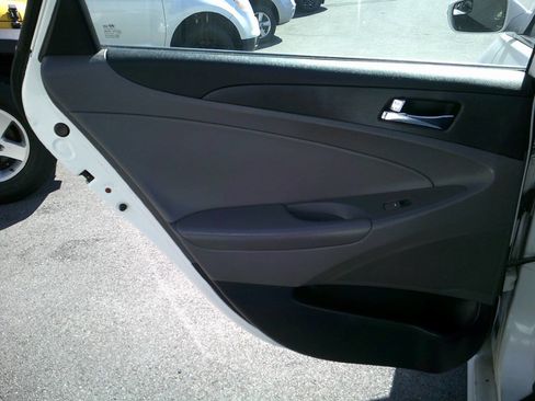 Used 2014 Hyundai Sonata GLS w/ Popular Equipment Group 2 FWD image 16