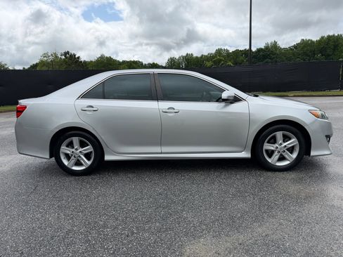 Used 2013 Toyota Camry SE FWD image 6
