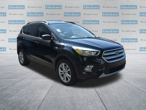 Used 2018 Ford Escape SE w/ SE Sync 3 Package AWD/4WD image 30