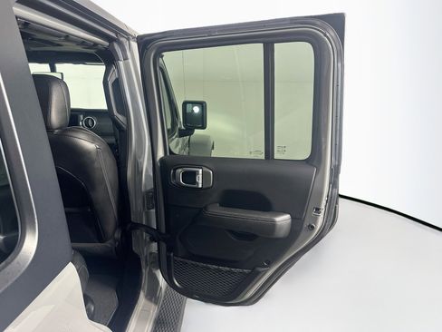 Used 2023 Jeep Wrangler Unlimited Sahara AWD/4WD image 30