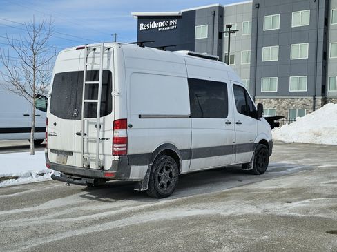 Used 2015 Mercedes-Benz Sprinter 2500 image 4
