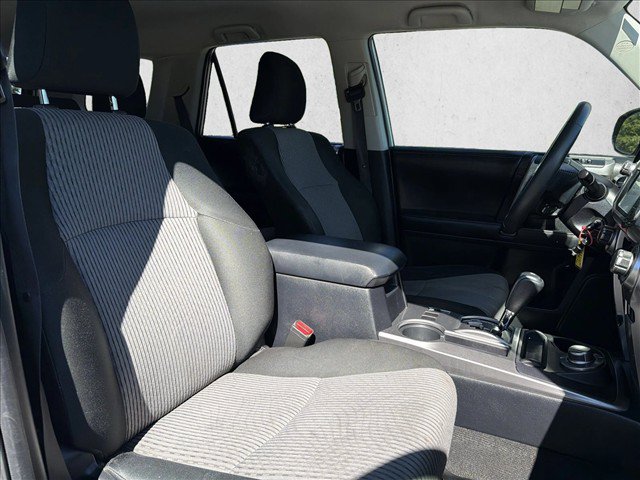 Used 2018 Toyota 4Runner SR5 AWD/4WD image 26