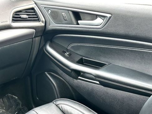 Used 2020 Ford Edge Titanium AWD/4WD image 26