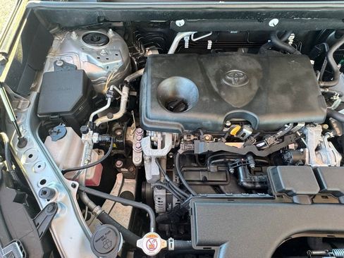 Used 2021 Toyota RAV4 XLE image 37