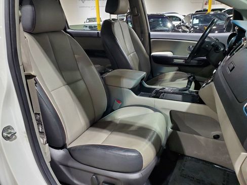 Used 2016 Kia Sedona SX FWD image 13