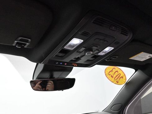 Used 2023 GMC Yukon XL Denali Ultimate image 30