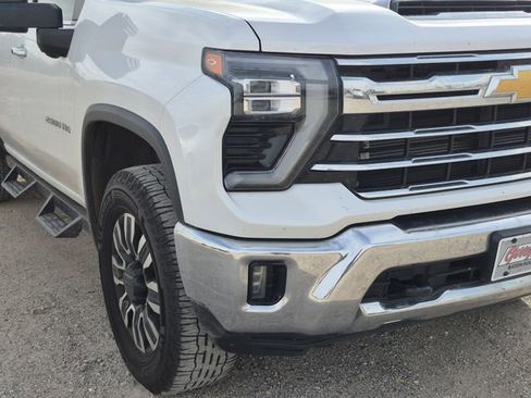 Used 2024 Chevrolet Silverado 2500 LTZ AWD/4WD image 4