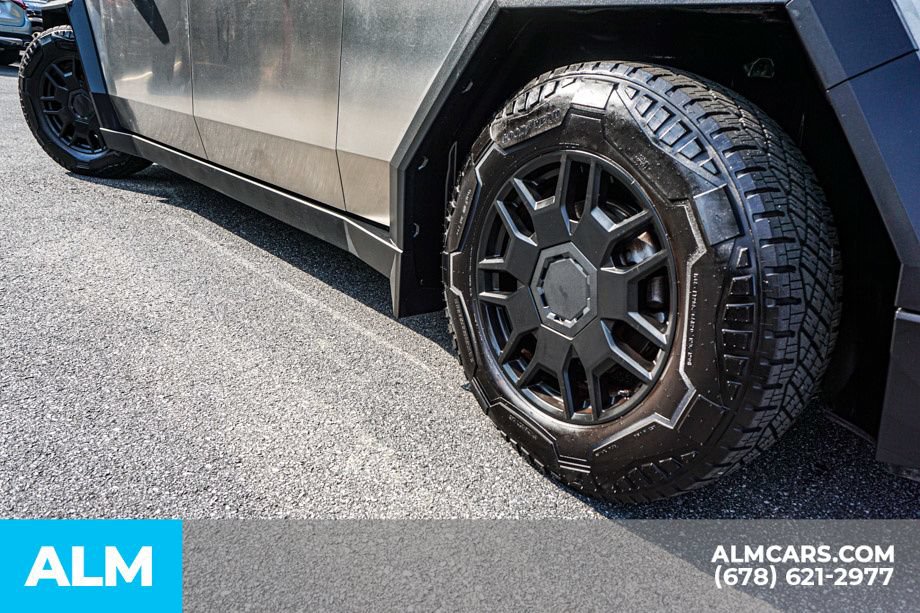 Used 2024 Tesla Cybertruck AWD Crew Cab image 17