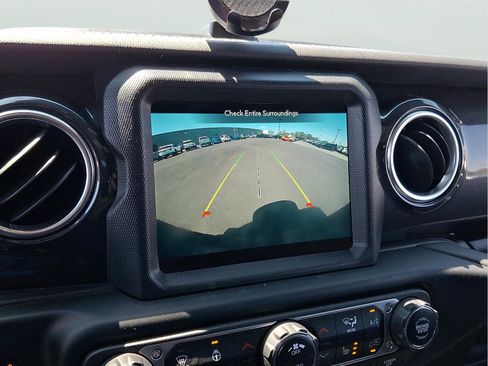Used 2021 Jeep Wrangler Unlimited Sahara AWD/4WD image 24