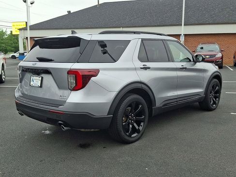 Used 2023 Ford Explorer ST-Line AWD/4WD image 6