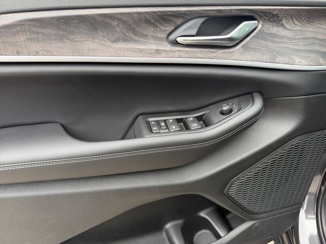 New 2026 Jeep Grand Cherokee Altitude AWD/4WD image 12