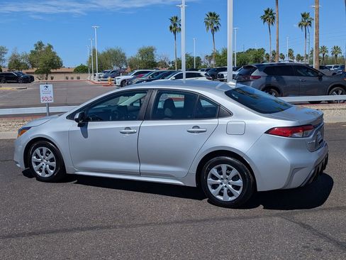 Used 2023 Toyota Corolla LE image 4