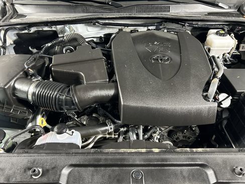 Used 2023 Toyota Tacoma TRD Off-Road image 10