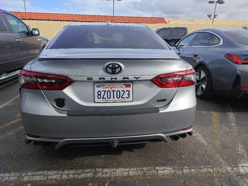 Used 2022 Toyota Camry XSE FWD image 4