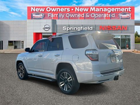 Used 2019 Toyota 4Runner 4WD image 6