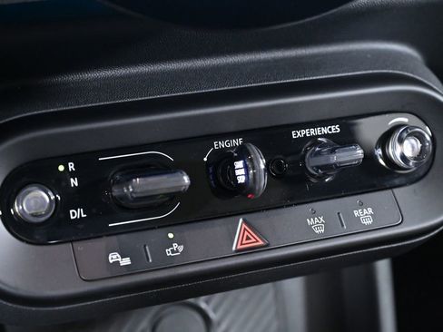 Used 2025 MINI Cooper 2-Door Hardtop image 18