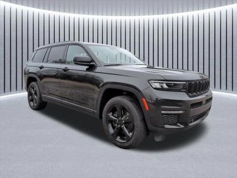 Certified 2025 Jeep Grand Cherokee L Limited w/ Luxury Tech Group II AWD/4WD image 2