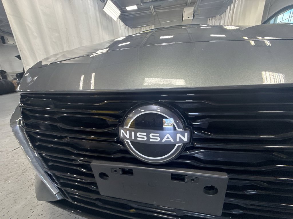 Used 2025 Nissan Altima 2.5 SV FWD image 39