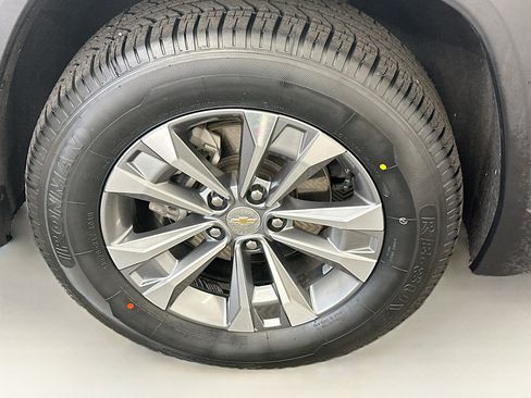 Used 2025 Chevrolet Equinox LT AWD/4WD image 35