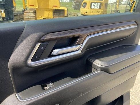 Used 2024 Chevrolet Silverado 3500 LT w/ Convenience Package image 33