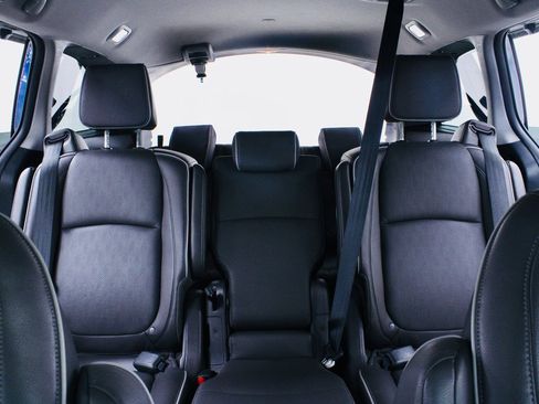 Used 2023 Honda Odyssey Elite image 23