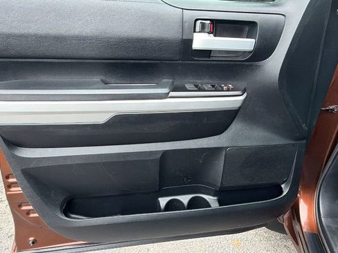 Used 2017 Toyota Tundra SR5 image 19