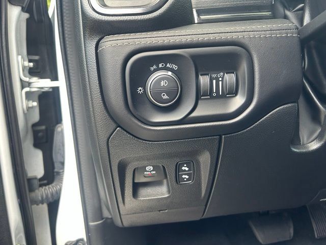 Used 2022 RAM 1500 Limited w/ Off-Road Group AWD/4WD image 14