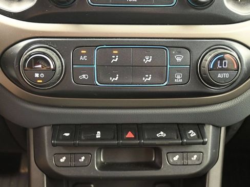 Used 2017 Chevrolet Colorado Z71 AWD/4WD image 14