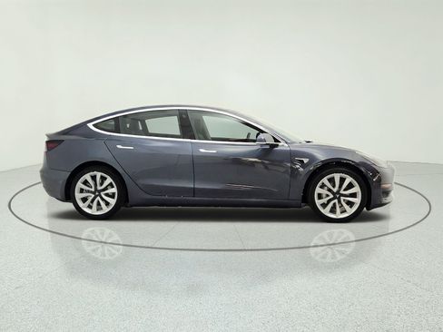 Used 2017 Tesla Model 3 Long Range RWD image 4