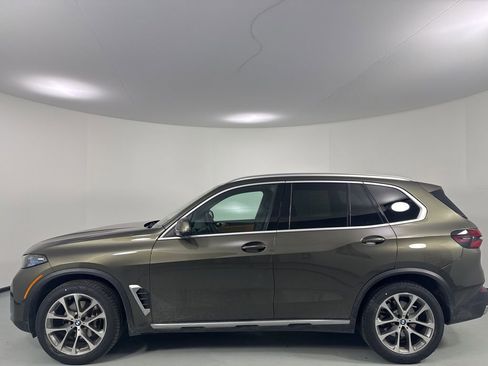 Certified 2024 BMW X5 xDrive40i w/ Premium Package image 4